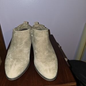 Leather booties size 8 tan